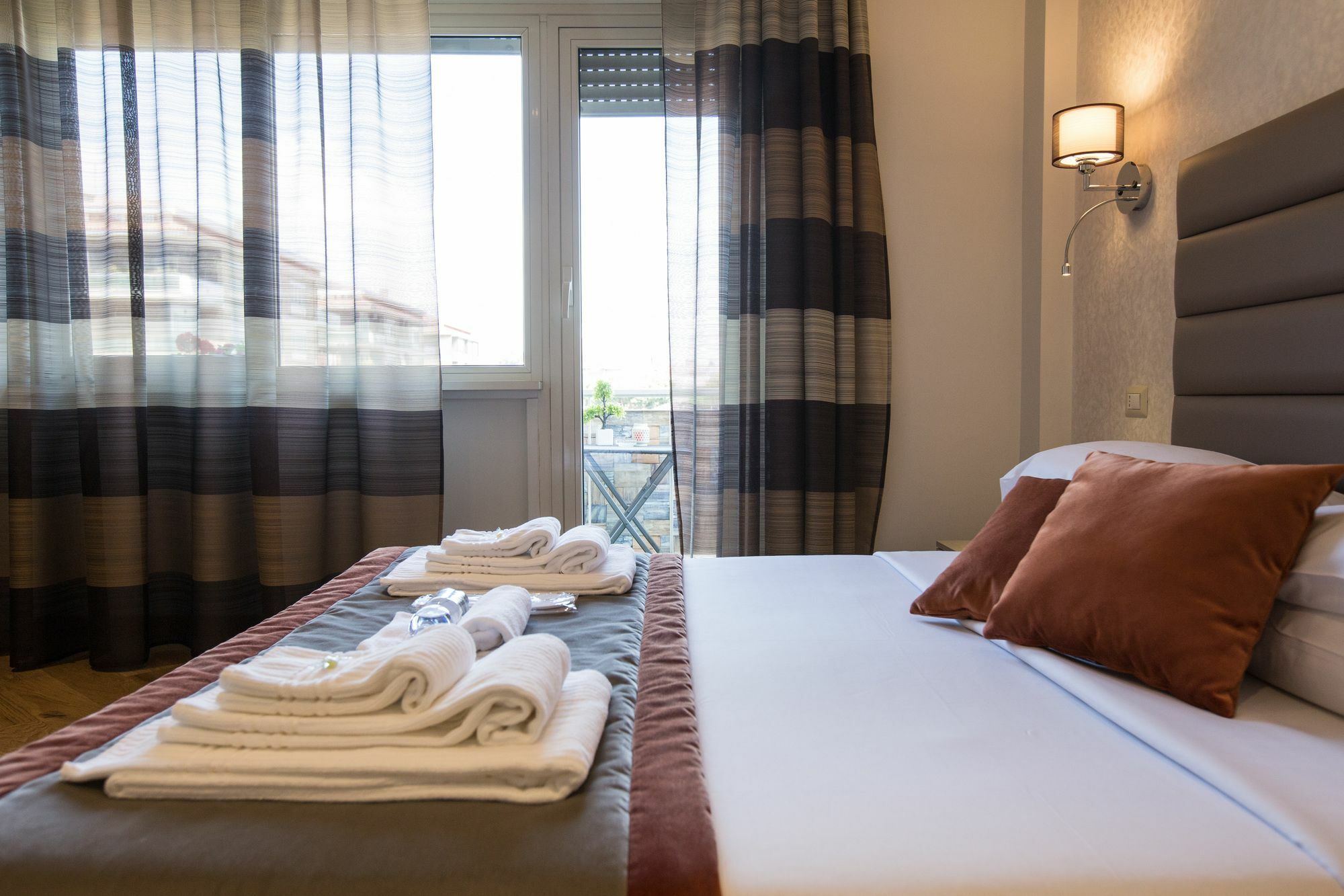 วาติกัน ซิตี้ เรอแล Hotel โรม ภายนอก รูปภาพ